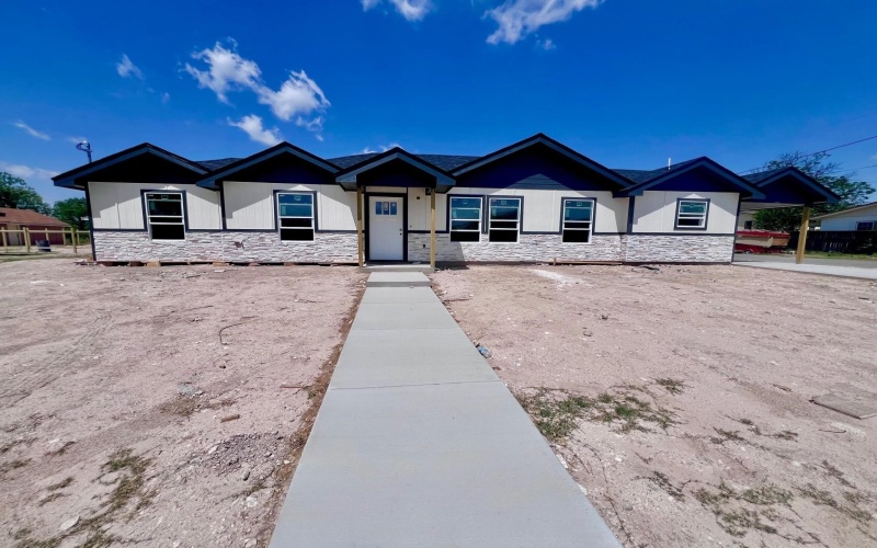 1202 Esparza, Del Rio, TX 78840, 3 Habitaciones Habitaciones , ,2 BañosBaños,Residential,En Venta,1202 Esparza,206957