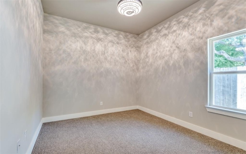 4113 Metropolitan Avenue, Dallas, TX 75210, 4 Bedrooms Bedrooms, ,3 BathroomsBathrooms,Residential,For Sale,4113 Metropolitan Avenue,20989080