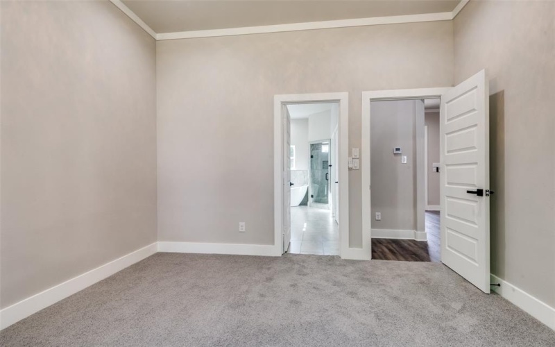 4113 Metropolitan Avenue, Dallas, TX 75210, 4 Bedrooms Bedrooms, ,3 BathroomsBathrooms,Residential,For Sale,4113 Metropolitan Avenue,20989080