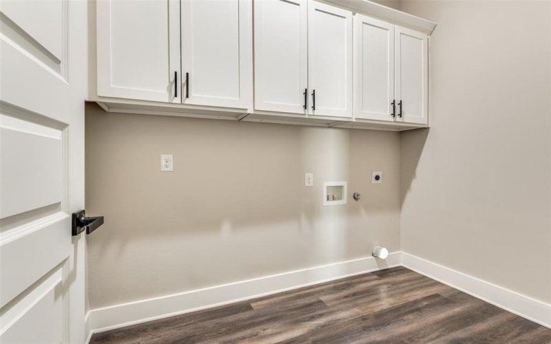4113 Metropolitan Avenue, Dallas, TX 75210, 4 Bedrooms Bedrooms, ,3 BathroomsBathrooms,Residential,For Sale,4113 Metropolitan Avenue,20989080