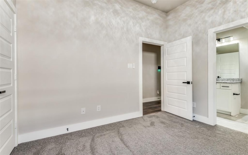 4113 Metropolitan Avenue, Dallas, TX 75210, 4 Bedrooms Bedrooms, ,3 BathroomsBathrooms,Residential,For Sale,4113 Metropolitan Avenue,20989080
