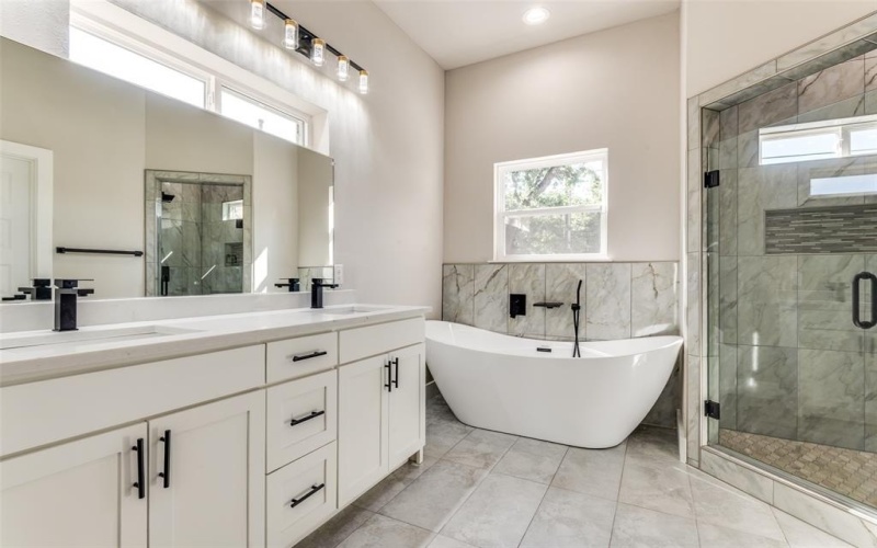 4113 Metropolitan Avenue, Dallas, TX 75210, 4 Bedrooms Bedrooms, ,3 BathroomsBathrooms,Residential,For Sale,4113 Metropolitan Avenue,20989080