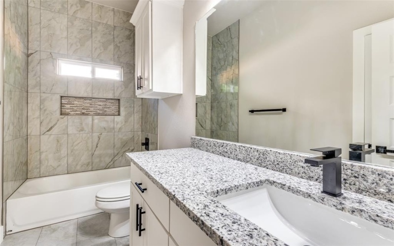 4113 Metropolitan Avenue, Dallas, TX 75210, 4 Bedrooms Bedrooms, ,3 BathroomsBathrooms,Residential,For Sale,4113 Metropolitan Avenue,20989080