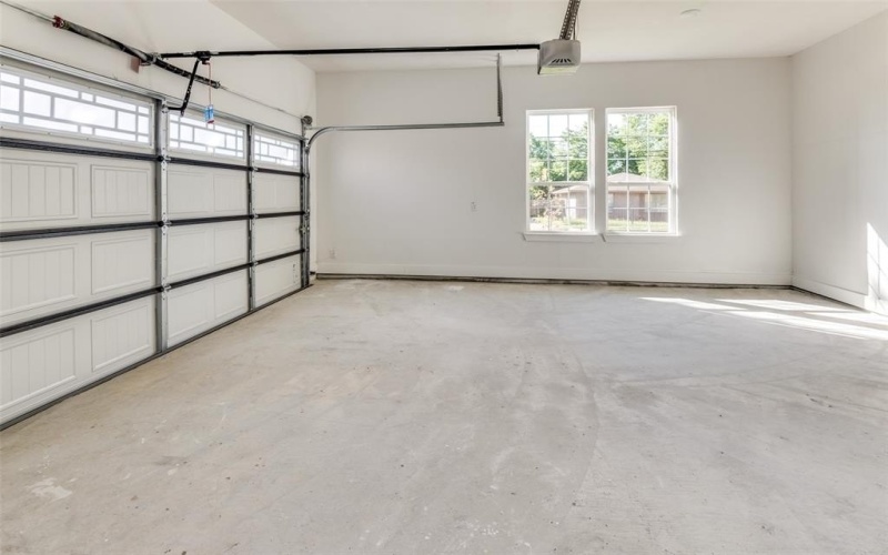 4113 Metropolitan Avenue, Dallas, TX 75210, 4 Bedrooms Bedrooms, ,3 BathroomsBathrooms,Residential,For Sale,4113 Metropolitan Avenue,20989080
