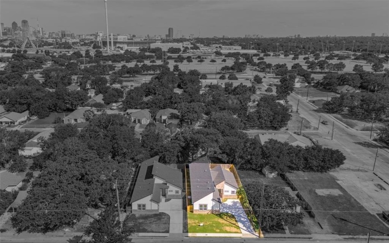 4113 Metropolitan Avenue, Dallas, TX 75210, 4 Bedrooms Bedrooms, ,3 BathroomsBathrooms,Residential,For Sale,4113 Metropolitan Avenue,20989080
