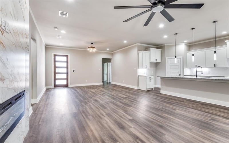4113 Metropolitan Avenue, Dallas, TX 75210, 4 Bedrooms Bedrooms, ,3 BathroomsBathrooms,Residential,For Sale,4113 Metropolitan Avenue,20989080