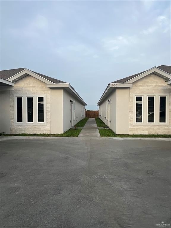 1006 N Clarence Avenue #2, Edinburg, TX 78541, 2 Bedrooms Bedrooms, ,2 BathroomsBathrooms,Residential Lease,For Rent,1006 N Clarence Avenue,475165