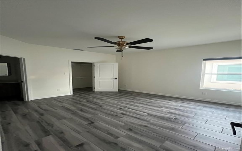 1006 N Clarence Avenue #2, Edinburg, TX 78541, 2 Bedrooms Bedrooms, ,2 BathroomsBathrooms,Residential Lease,For Rent,1006 N Clarence Avenue,475165