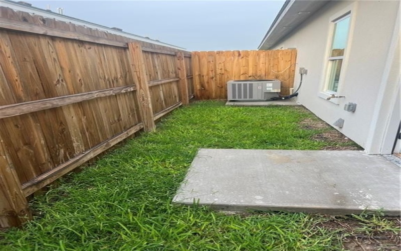 1006 N Clarence Avenue #2, Edinburg, TX 78541, 2 Bedrooms Bedrooms, ,2 BathroomsBathrooms,Residential Lease,For Rent,1006 N Clarence Avenue,475165