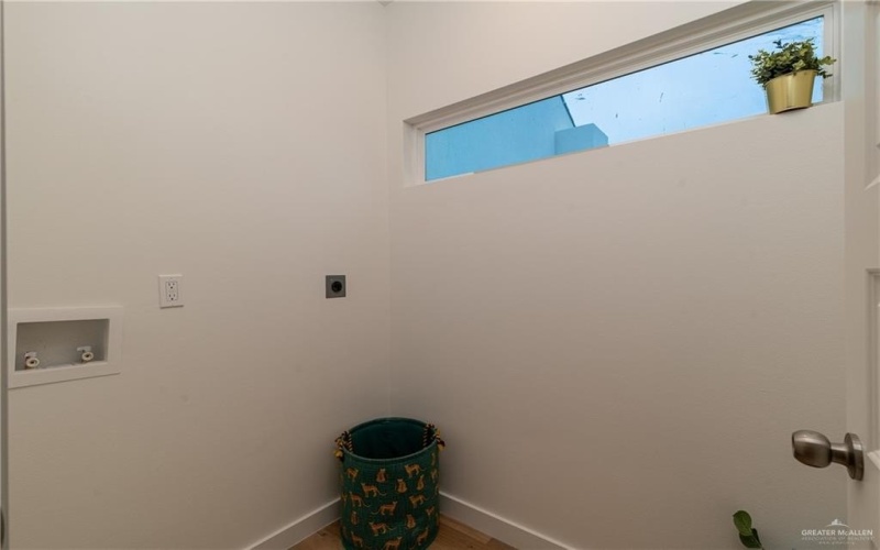 2629 Warbler Avenue, McAllen, TX 78504, 3 Bedrooms Bedrooms, ,2 BathroomsBathrooms,Residential,For Sale,2629 Warbler Avenue,475291