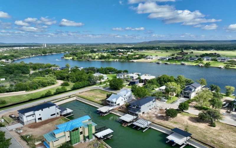 420 Lake St., Kingsland, TX 78639, 5 Habitaciones Habitaciones , ,6 BañosBaños,Residential,En Venta,420 Lake St.,174142