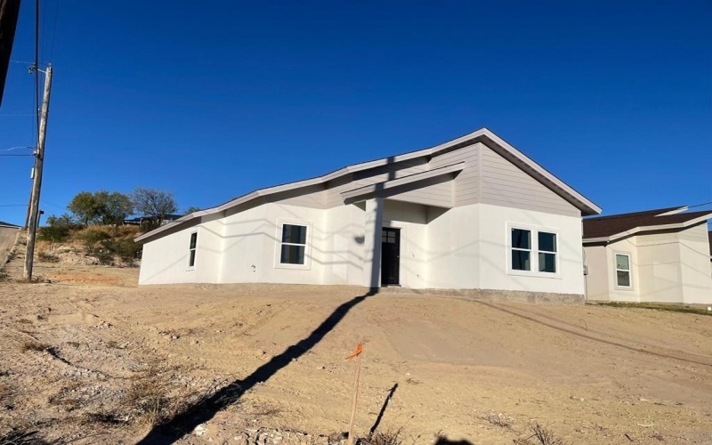 2193 Calle Coyunda, Eagle Pass, TX 78852, 3 Bedrooms Bedrooms, ,2 BathroomsBathrooms,Residential,For Sale,2193 Calle Coyunda,79442