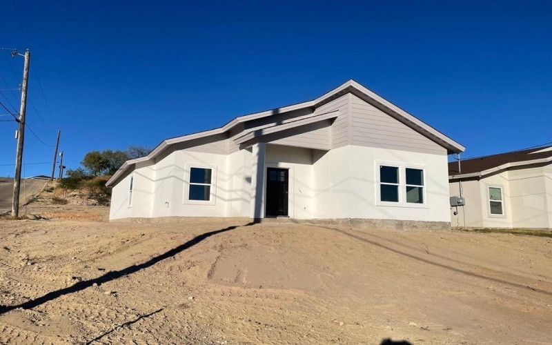2193 Calle Coyunda, Eagle Pass, TX 78852, 3 Bedrooms Bedrooms, ,2 BathroomsBathrooms,Residential,For Sale,2193 Calle Coyunda,79442