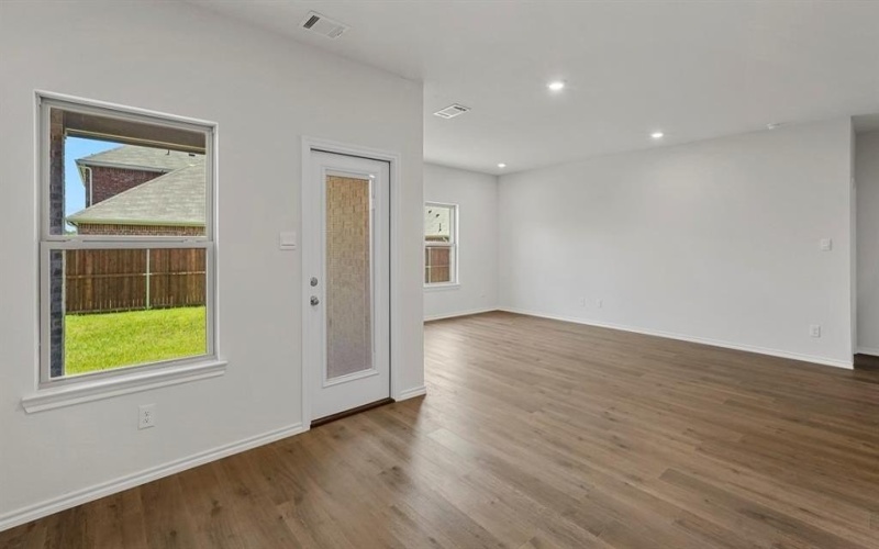 415 Drake Drive, Ferris, TX 75125, 4 Habitaciones Habitaciones , ,3 BañosBaños,Residential,En Venta,415 Drake Drive,20989472