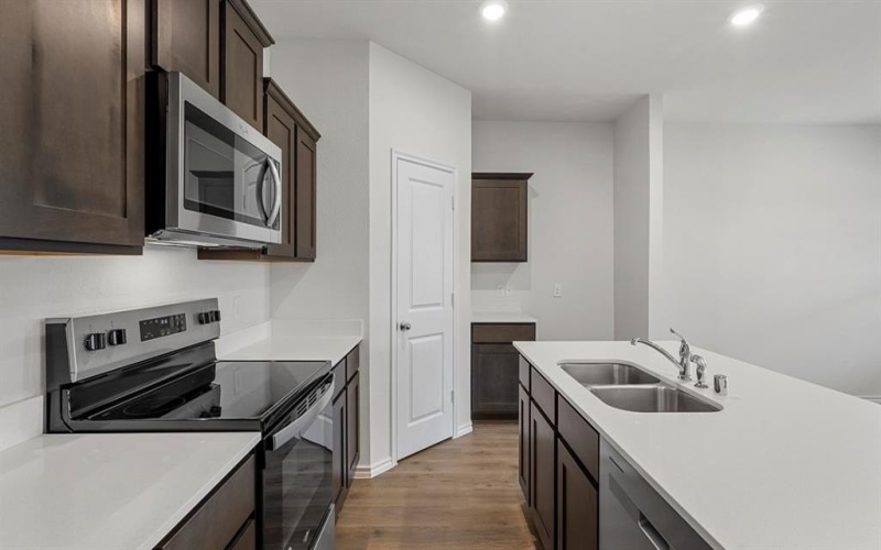 415 Drake Drive, Ferris, TX 75125, 4 Habitaciones Habitaciones , ,3 BañosBaños,Residential,En Venta,415 Drake Drive,20989472