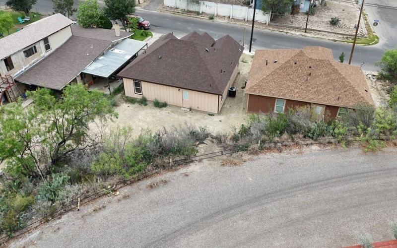 1956 Quarry St, Eagle Pass, TX 78852, 3 Bedrooms Bedrooms, ,2 BathroomsBathrooms,Residential,For Sale,1956 Quarry St,79516