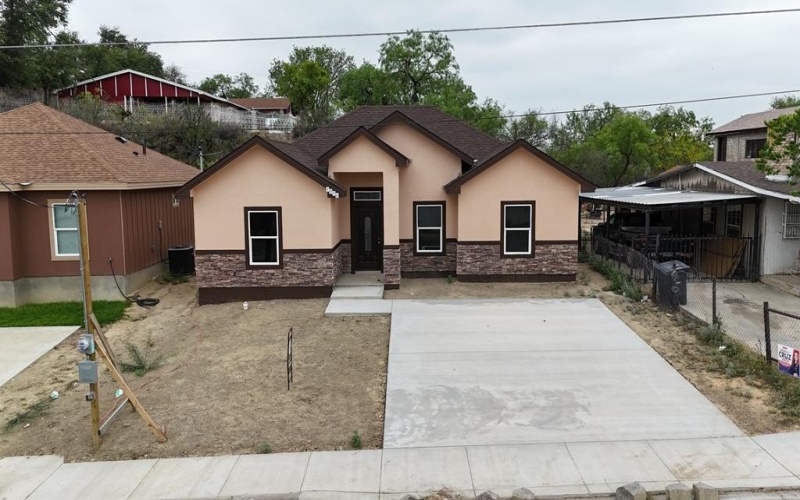 1956 Quarry St, Eagle Pass, TX 78852, 3 Bedrooms Bedrooms, ,2 BathroomsBathrooms,Residential,For Sale,1956 Quarry St,79516