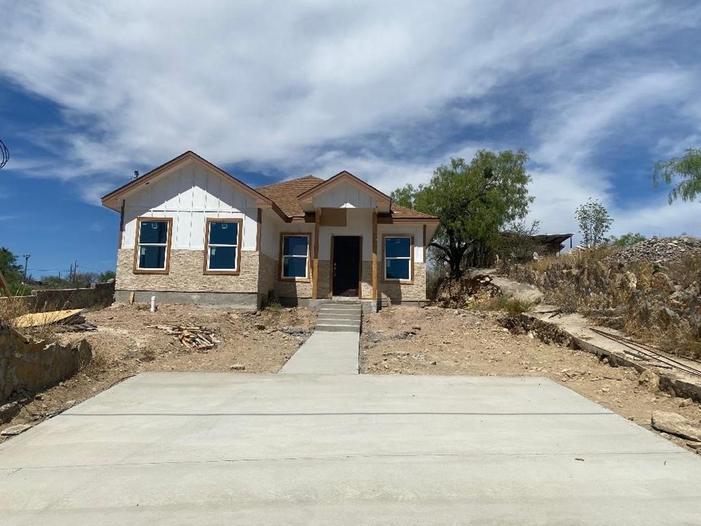 2095 CALLE COYUNDA, Eagle Pass, TX 78852, 3 Bedrooms Bedrooms, ,2 BathroomsBathrooms,Residential,For Sale,2095 CALLE COYUNDA,79519