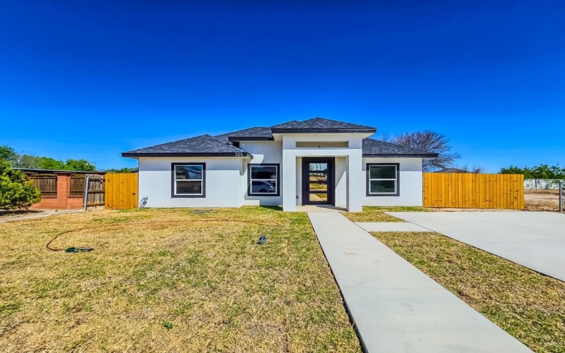 325 zaragoza, Eagle Pass, TX 78852, 3 Bedrooms Bedrooms, ,2 BathroomsBathrooms,Residential,For Sale,325 zaragoza,80755