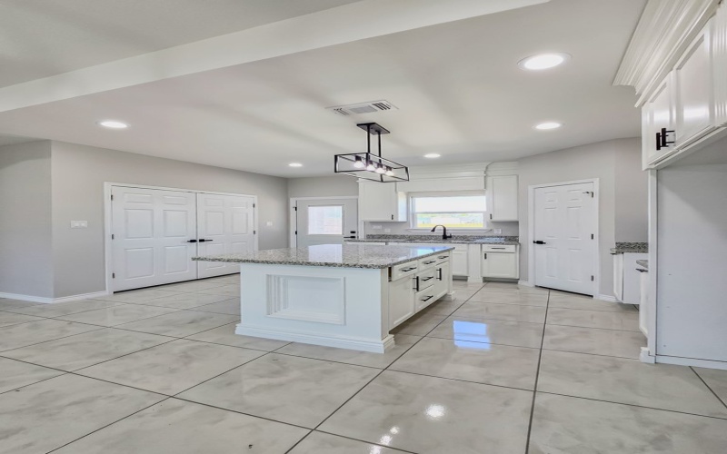 325 zaragoza, Eagle Pass, TX 78852, 3 Bedrooms Bedrooms, ,2 BathroomsBathrooms,Residential,For Sale,325 zaragoza,80755