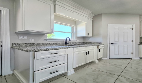 325 zaragoza, Eagle Pass, TX 78852, 3 Bedrooms Bedrooms, ,2 BathroomsBathrooms,Residential,For Sale,325 zaragoza,80755