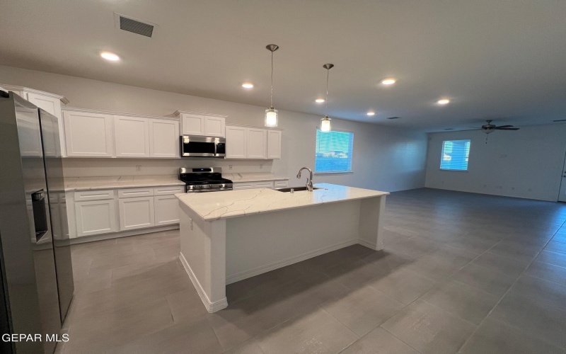 12804 CareFree Avenue, El Paso, TX 79928, 5 Habitaciones Habitaciones , ,2 BañosBaños,Residential,En Venta,12804 CareFree Avenue,925885