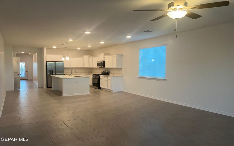 12804 CareFree Avenue, El Paso, TX 79928, 5 Habitaciones Habitaciones , ,2 BañosBaños,Residential,En Venta,12804 CareFree Avenue,925885