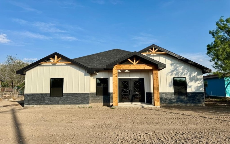 365 Chuck Wagon, Eagle Pass, TX 78852, 3 Bedrooms Bedrooms, ,2 BathroomsBathrooms,Residential,For Sale,365 Chuck Wagon,80815