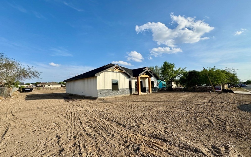 365 Chuck Wagon, Eagle Pass, TX 78852, 3 Bedrooms Bedrooms, ,2 BathroomsBathrooms,Residential,For Sale,365 Chuck Wagon,80815