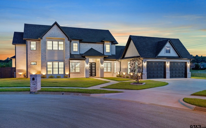 1340 Fairfield, Tyler, TX 75703, 4 Bedrooms Bedrooms, ,3 BathroomsBathrooms,Residential,For Sale,1340 Fairfield,25010238