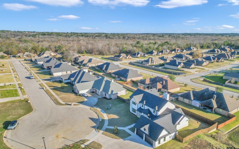 1340 Fairfield, Tyler, TX 75703, 4 Bedrooms Bedrooms, ,3 BathroomsBathrooms,Residential,For Sale,1340 Fairfield,25010238
