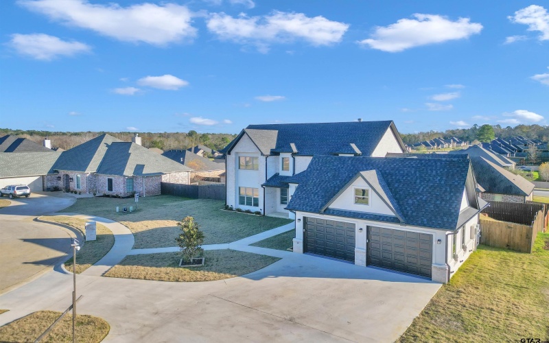 1340 Fairfield, Tyler, TX 75703, 4 Bedrooms Bedrooms, ,3 BathroomsBathrooms,Residential,For Sale,1340 Fairfield,25010238
