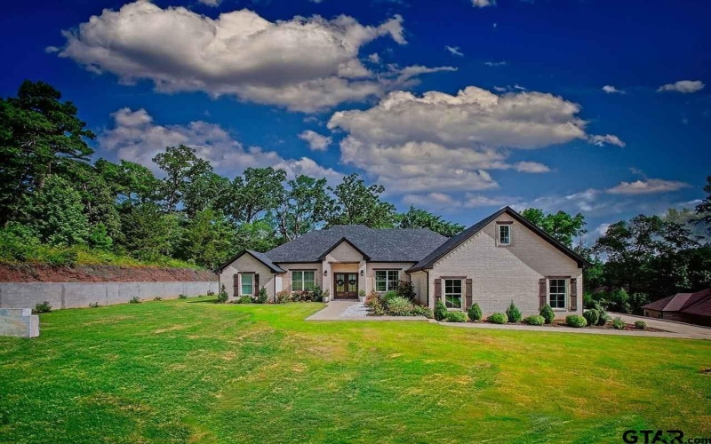 15883 Crazy Horse Dr, Lindale, TX 75771, 4 Bedrooms Bedrooms, ,3 BathroomsBathrooms,Residential,For Sale,15883 Crazy Horse Dr,25010289