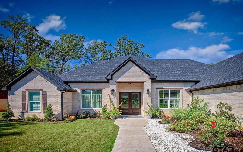 15883 Crazy Horse Dr, Lindale, TX 75771, 4 Bedrooms Bedrooms, ,3 BathroomsBathrooms,Residential,For Sale,15883 Crazy Horse Dr,25010289