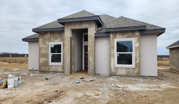 3203 Ethel Drive, Eagle Pass, TX 78852, 3 Bedrooms Bedrooms, ,2 BathroomsBathrooms,Residential,For Sale,3203 Ethel Drive,81003