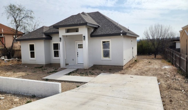 1184 Calle Baltica, Eagle Pass, TX 78852, 3 Bedrooms Bedrooms, ,2 BathroomsBathrooms,Residential,For Sale,1184 Calle Baltica,81004
