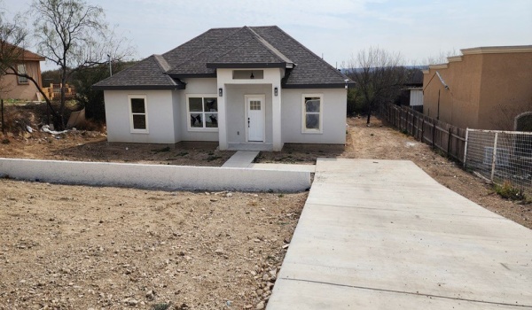 1184 Calle Baltica, Eagle Pass, TX 78852, 3 Bedrooms Bedrooms, ,2 BathroomsBathrooms,Residential,For Sale,1184 Calle Baltica,81004