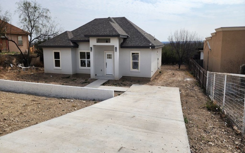1184 Calle Baltica, Eagle Pass, TX 78852, 3 Bedrooms Bedrooms, ,2 BathroomsBathrooms,Residential,For Sale,1184 Calle Baltica,81004