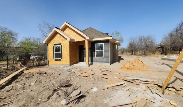2579 Rosita Valley Rd., Eagle Pass, TX 78852, 3 Bedrooms Bedrooms, ,2 BathroomsBathrooms,Residential,For Sale,2579 Rosita Valley Rd.,81005