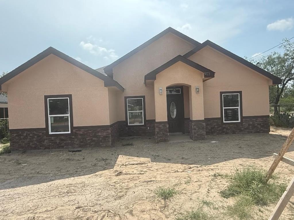 903 KIFURI STREET, Eagle Pass, TX 78852, 3 Bedrooms Bedrooms, ,2 BathroomsBathrooms,Residential,For Sale,903 KIFURI STREET,81031
