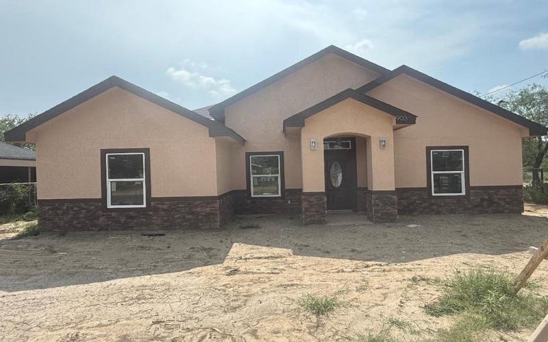 903 KIFURI STREET, Eagle Pass, TX 78852, 3 Bedrooms Bedrooms, ,2 BathroomsBathrooms,Residential,For Sale,903 KIFURI STREET,81031