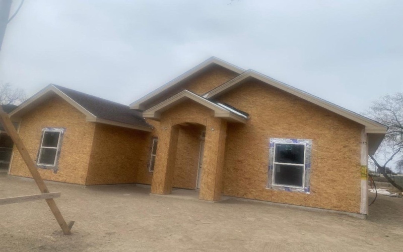 903 KIFURI STREET, Eagle Pass, TX 78852, 3 Bedrooms Bedrooms, ,2 BathroomsBathrooms,Residential,For Sale,903 KIFURI STREET,81031