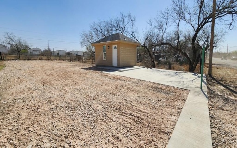 248 Victoriano Ave, Eagle Pass, TX 78852, 1 Bedroom Bedrooms, ,1 BathroomBathrooms,Residential,For Sale,248 Victoriano Ave,81124