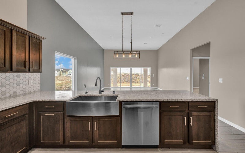 7661 California Stage Street, Vinton, TX 79821, 5 Bedrooms Bedrooms, ,3 BathroomsBathrooms,Residential,For Sale,7661 California Stage Street,879831