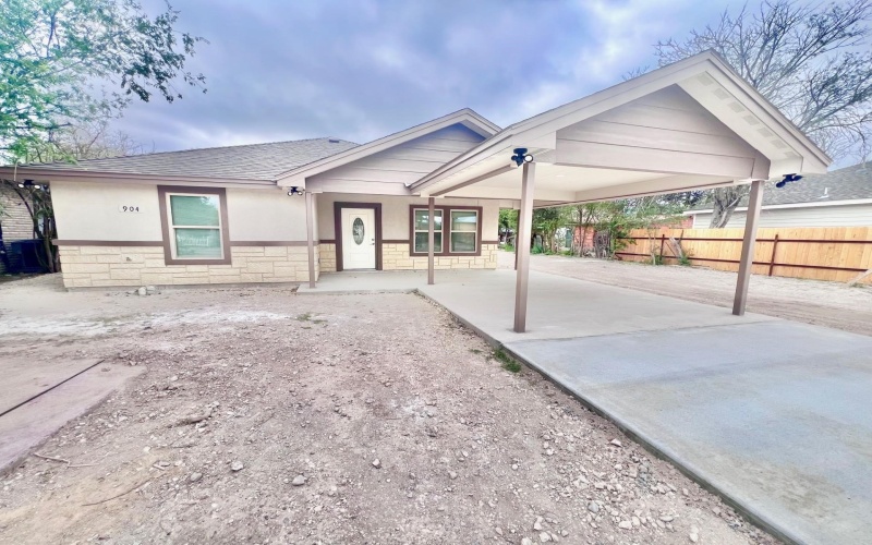 904 Pierce, Del Rio, TX 78840, 3 Bedrooms Bedrooms, ,2 BathroomsBathrooms,Residential,For Sale,904 Pierce,206991