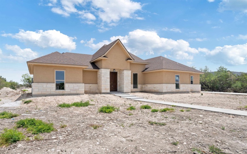 404 El Lago Camino, Del Rio, TX 78840, 3 Bedrooms Bedrooms, ,2 BathroomsBathrooms,Residential,For Sale,404 El Lago Camino,207022