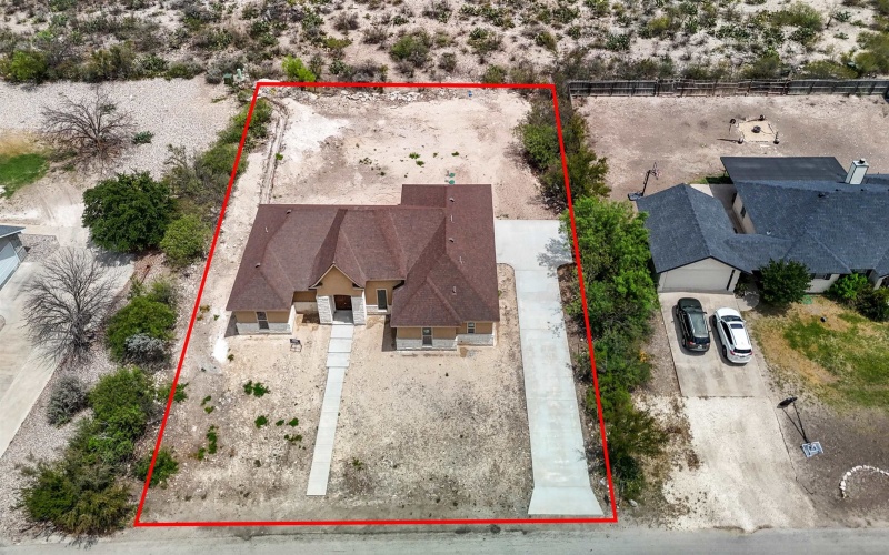404 El Lago Camino, Del Rio, TX 78840, 3 Bedrooms Bedrooms, ,2 BathroomsBathrooms,Residential,For Sale,404 El Lago Camino,207022