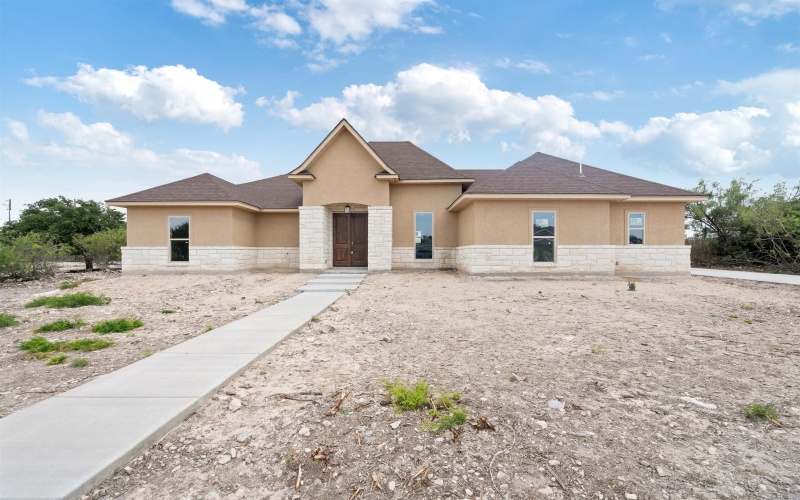 404 El Lago Camino, Del Rio, TX 78840, 3 Bedrooms Bedrooms, ,2 BathroomsBathrooms,Residential,For Sale,404 El Lago Camino,207022