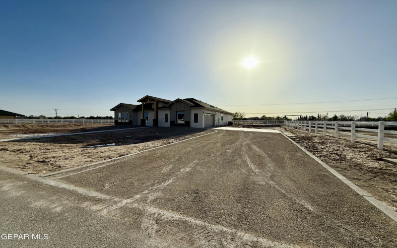 320 Roper Lane, Clint, TX 79836, 4 Bedrooms Bedrooms, ,3 BathroomsBathrooms,Residential,For Sale,320 Roper Lane,884293
