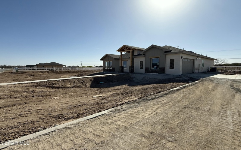 320 Roper Lane, Clint, TX 79836, 4 Bedrooms Bedrooms, ,3 BathroomsBathrooms,Residential,For Sale,320 Roper Lane,884293